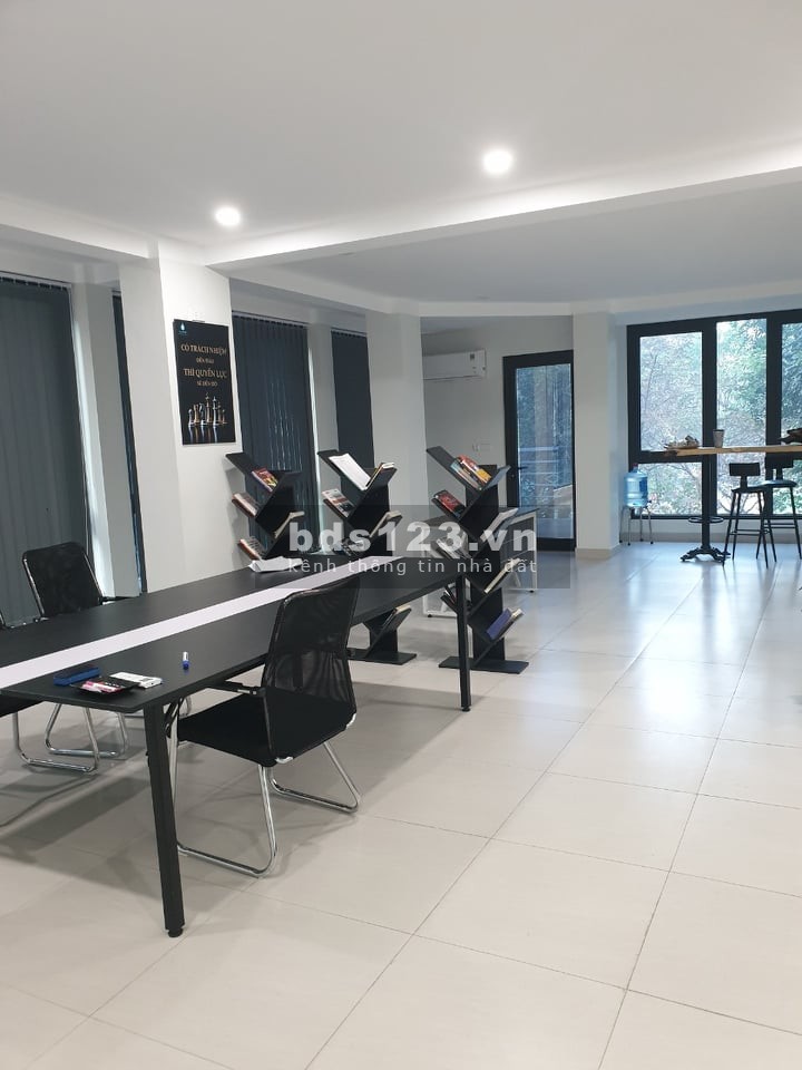 Mặt phố Vũ Tông Phan, Thanh Xuân, 140m2, giá: 52 tỷ, mt: 9m, xây 9 tầng, cho thuê 150 triệu/tháng.