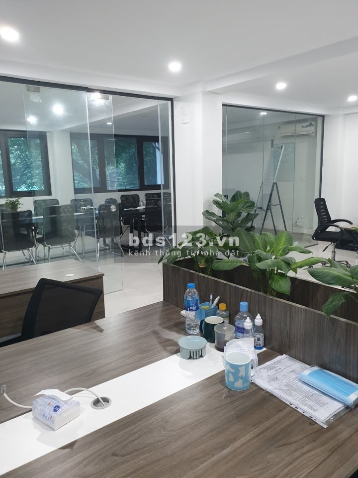 Mặt phố Vũ Tông Phan, Thanh Xuân, 140m2, giá: 52 tỷ, mt: 9m, xây 9 tầng, cho thuê 150 triệu/tháng.