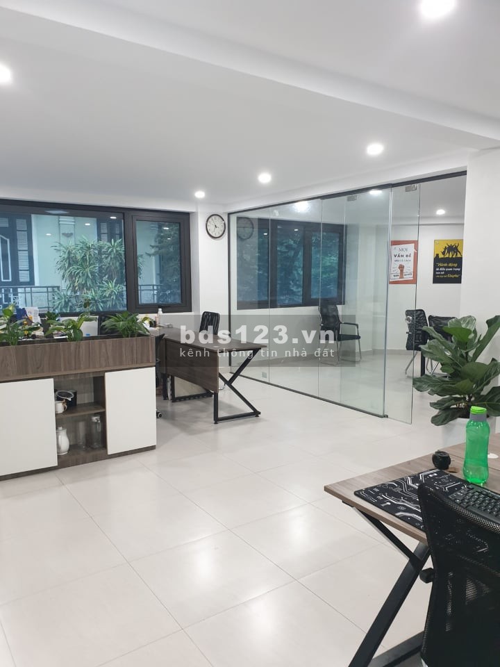 Mặt phố Vũ Tông Phan, Thanh Xuân, 140m2, giá: 52 tỷ, mt: 9m, xây 9 tầng, cho thuê 150 triệu/tháng.