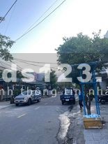 Bán nhà 3 tầng mặt tiền 7m5 vào ở ngay giá 4 tỷ 900 khu dân cư hiện hữu, mua bán sầm uất