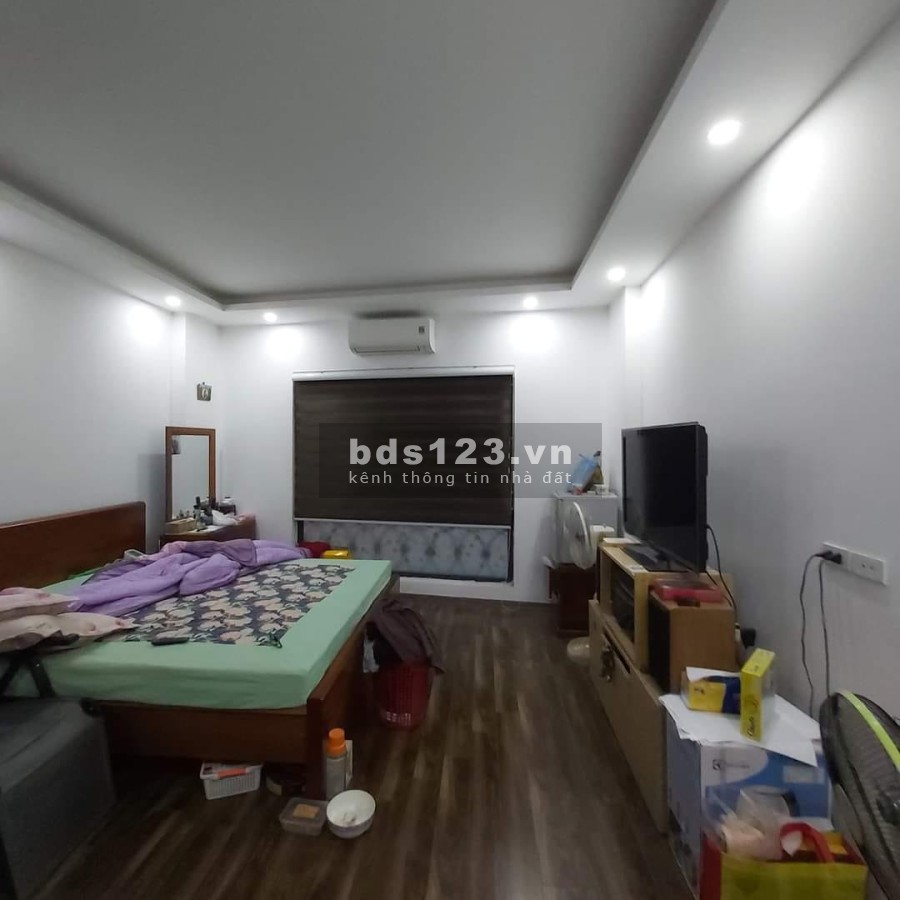 Bán nhà đẹp Quận Cầu Giấy ngõ thông ô tô diện tích 36m2, mt 4.5m, giá bán 4.5 tỷ