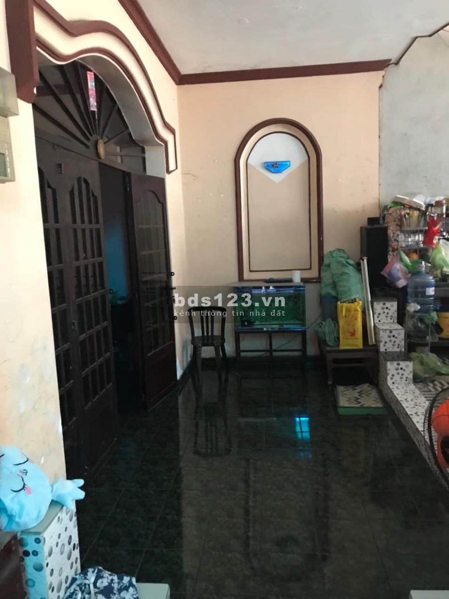 Cần bán nhà mặt phố Hoàng Mai giá bán 4.2 tỷ thương lượng với khách thiện chí, vị trí đẹp