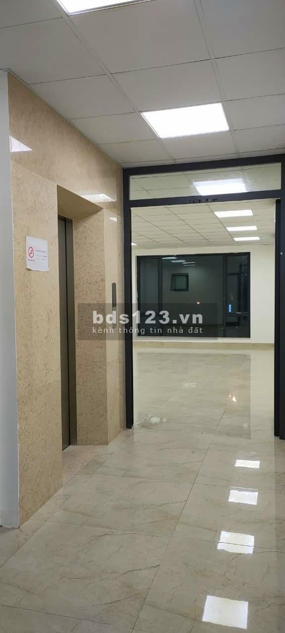 Cho thuê sàn văn phòng ngay vị trí đắc địa, mặt đường Nguyễn Xiển, khu dân cư đông đúc