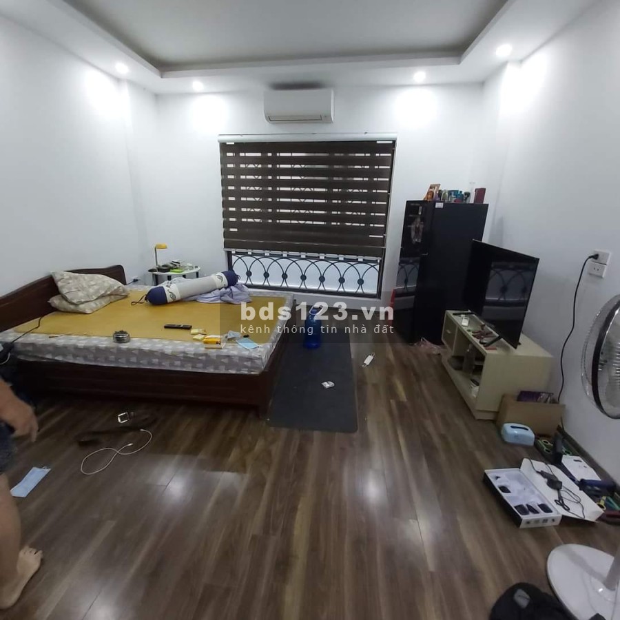 Bán nhà đẹp Quận Cầu Giấy ngõ thông ô tô diện tích 36m2, mt 4.5m, giá bán 4.5 tỷ