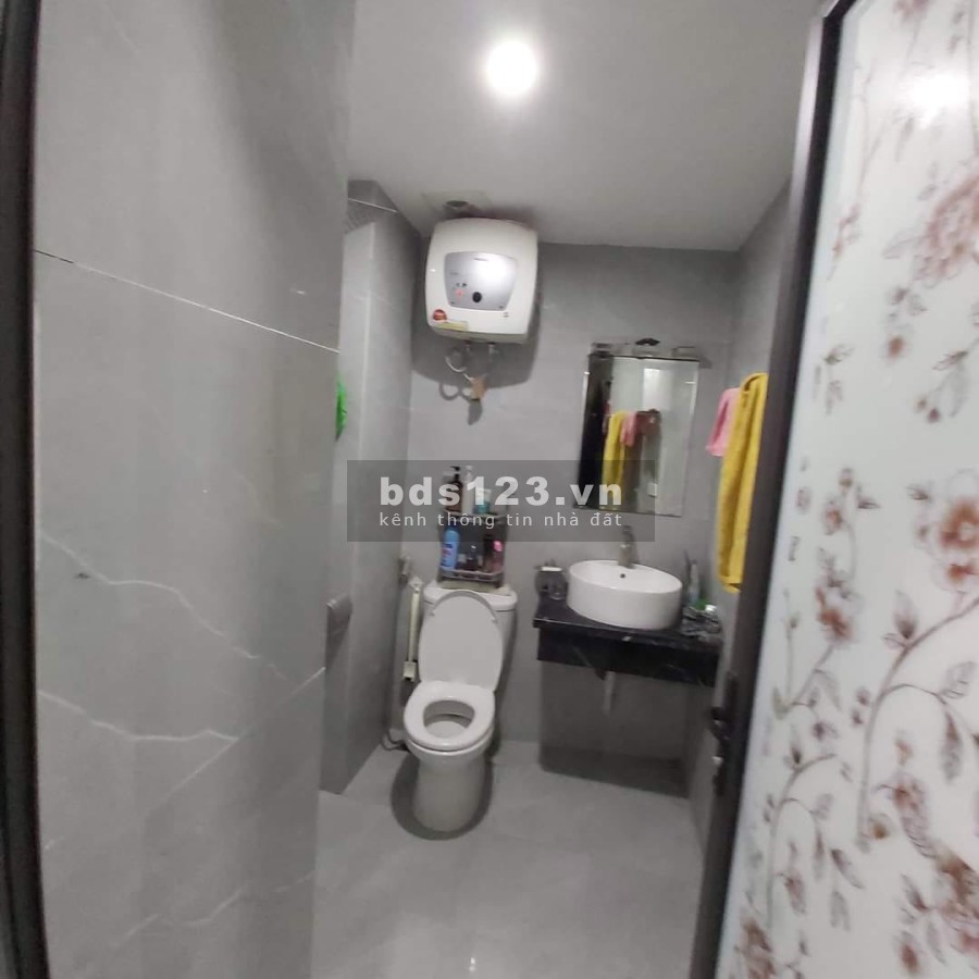 Bán nhà đẹp Quận Cầu Giấy ngõ thông ô tô diện tích 36m2, mt 4.5m, giá bán 4.5 tỷ