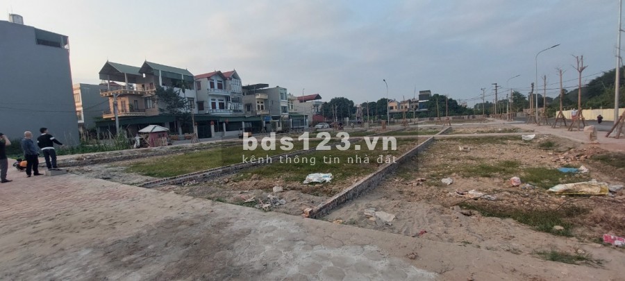 Nhà mình có 2 lô số 01 và số 20, 21 khu đấu giá X5 Nguyên Khê - LH: 0989589339
