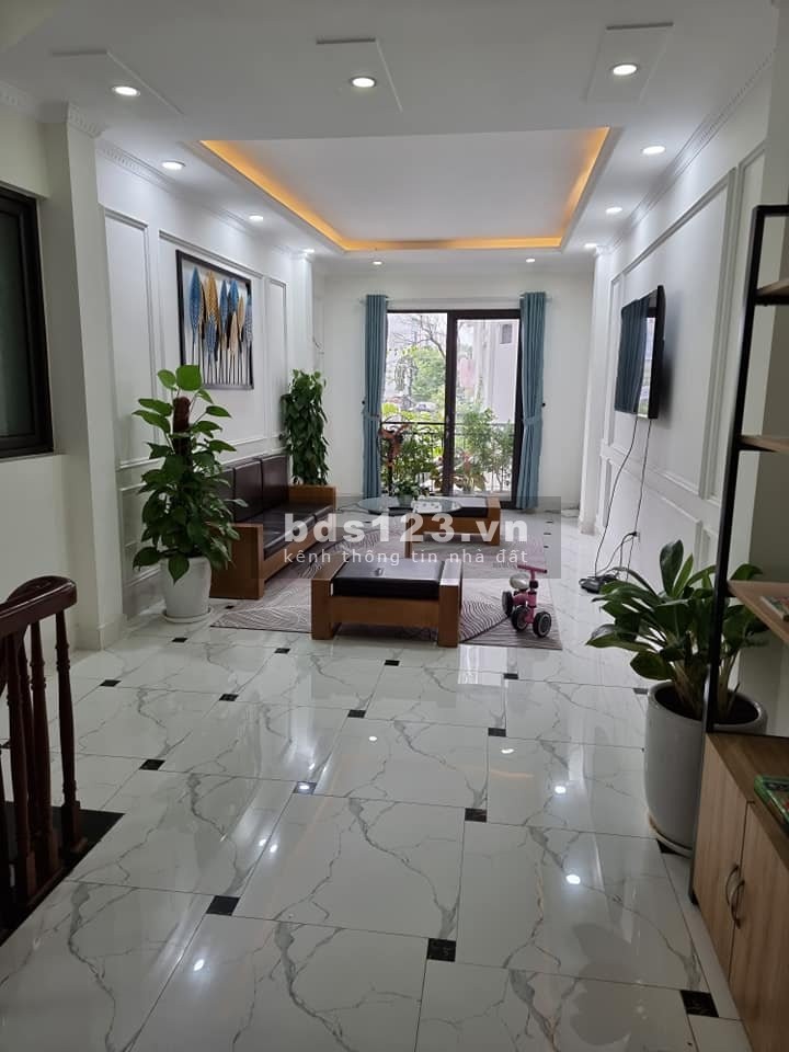 Bán nhà Cầu Diễn, diện tích 45m2, ô tô đỗ cổng, giá nhỉnh 4 tỷ sổ đẹp, khu dân cư đông