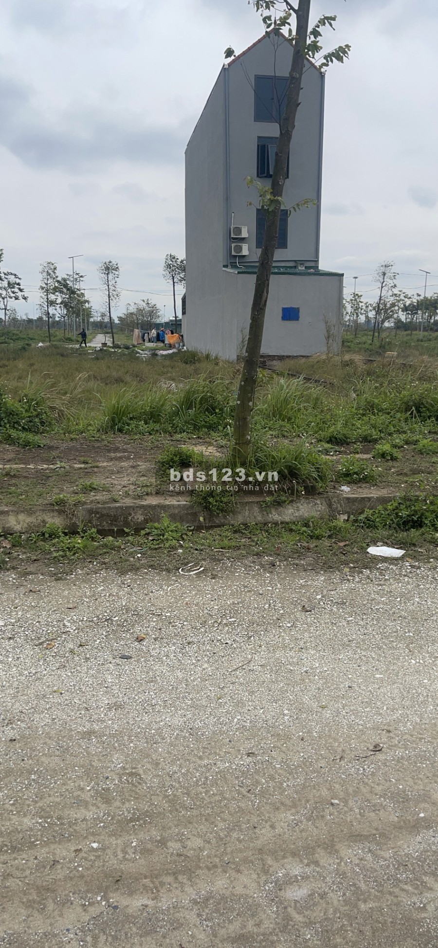Bán 2 lô trục chính New City Phố Nối đi thẳng vào hồ điều hoà, liên hệ 0922432888