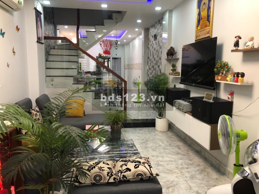 Bán nhà nguyên căn hẻm xe hơi Lạc Long Quân, Tân Bình diện tích 52m2 giá bán chỉ 6,4 tỷ