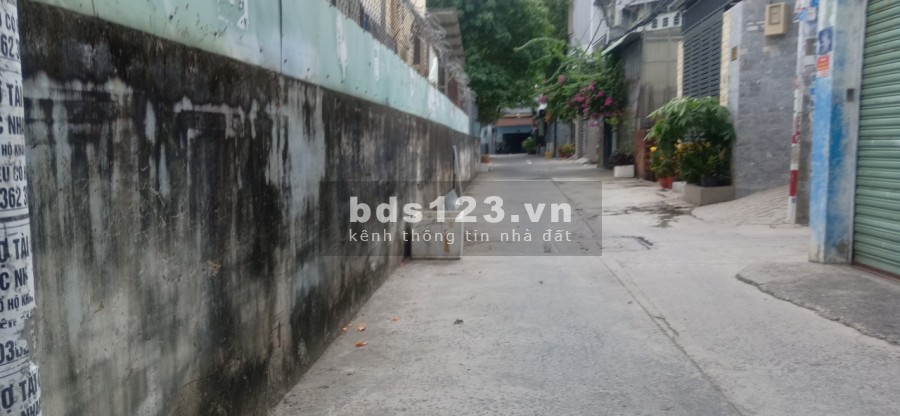 Bán nhà Tân Phú, hẻm thông diện tích 35m2, 2 mặt tiền, 4 tầng đúc, sân thượng, giá bán 4.1 tỷ