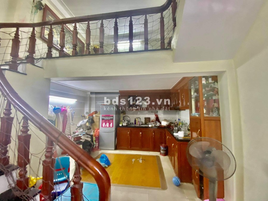 Nhà cần bán siêu đẹp ngõ 15 Phương Mai, khu tiện ích tràn ngập, giá thương lượng