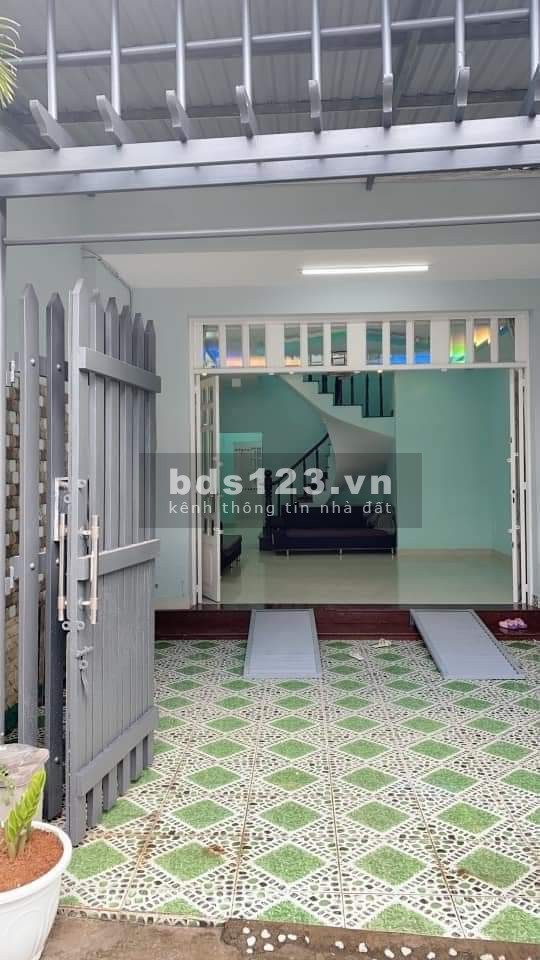 Cho thuê nhà 4PN đường 6m, Khu Phạm Hữu Lầu, giá 10 triệu khu an ninh yên tĩnh