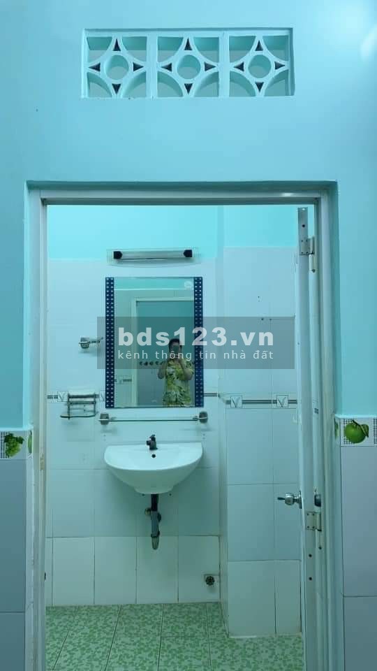 Cho thuê nhà 4PN đường 6m, Khu Phạm Hữu Lầu, giá 10 triệu khu an ninh yên tĩnh