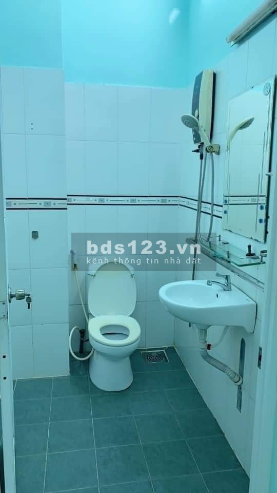 Cho thuê nhà 4PN đường 6m, Khu Phạm Hữu Lầu, giá 10 triệu khu an ninh yên tĩnh