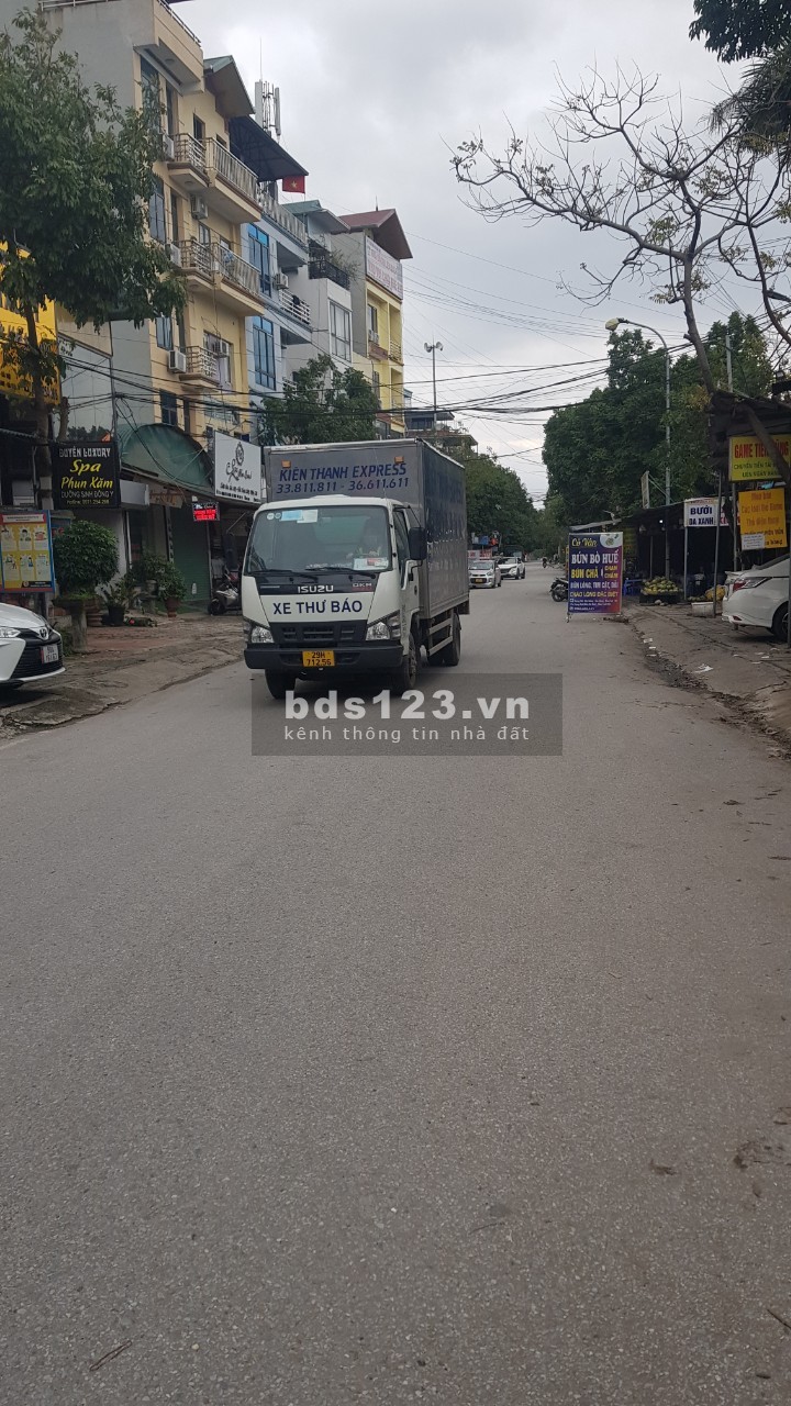 Bán nhà đường Kim Chung Đông Anh HN, kinh doanh tốt, dt 80m2 giá 5,3 tỷ, lh 0988850803