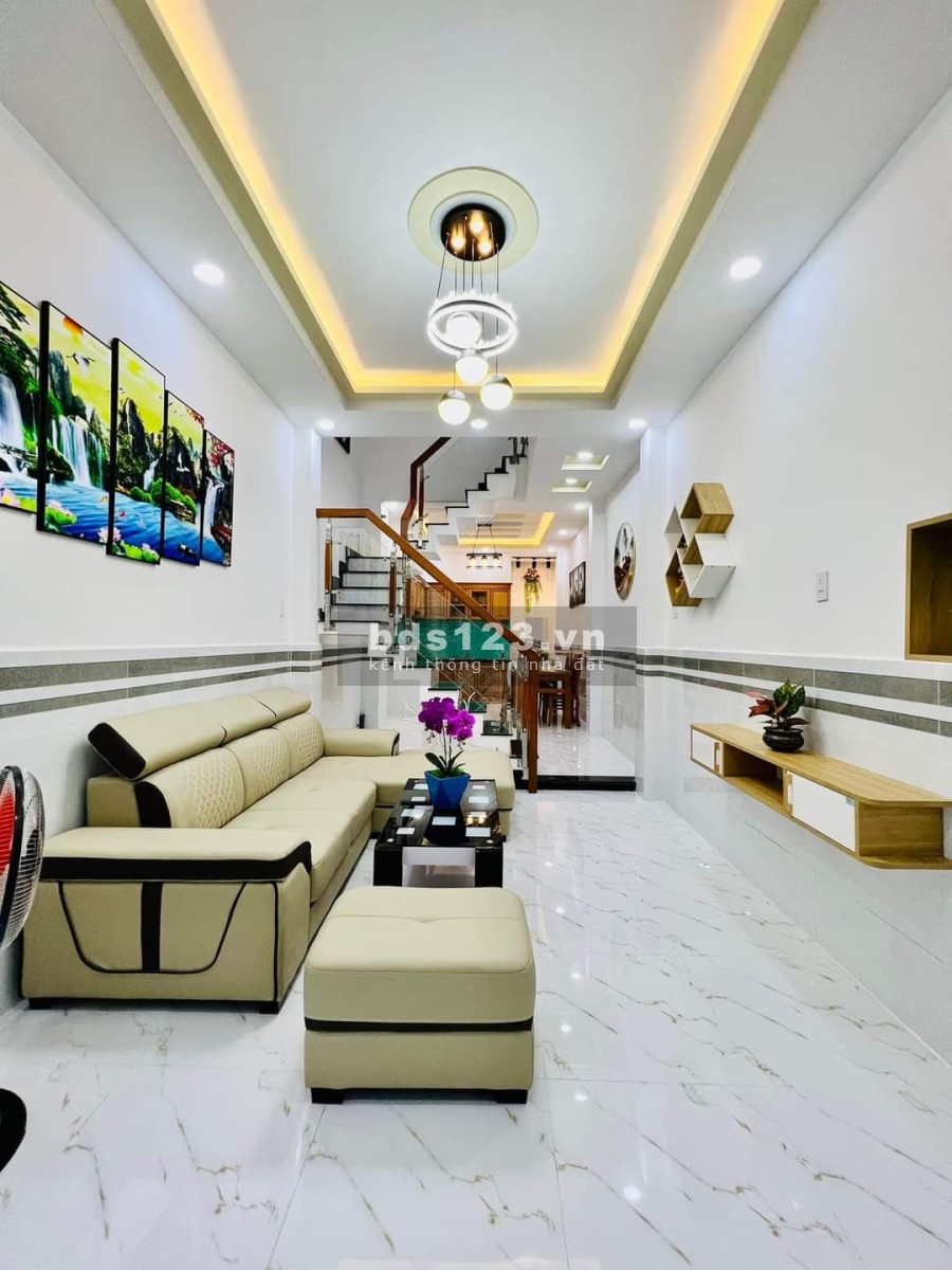 Bán nhà gấp hẻm thông, Tân Qúy Quận Tân Phú diện tích 58m2 đúc 2 tầng giá bán 4.65 tỷ