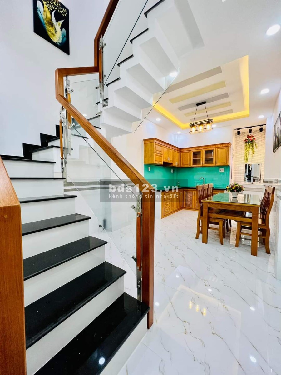 Bán nhà gấp hẻm thông, Tân Qúy Quận Tân Phú diện tích 58m2 đúc 2 tầng giá bán 4.65 tỷ