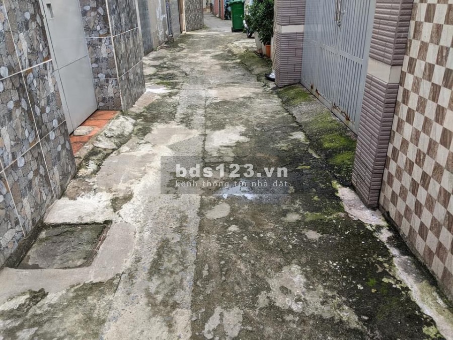 Bán gấp nhà nguyên căn hẻm 1/ sát mặt tiền Phan Văn Trị Bình Thạnh dtsd 21m2 2 lầu