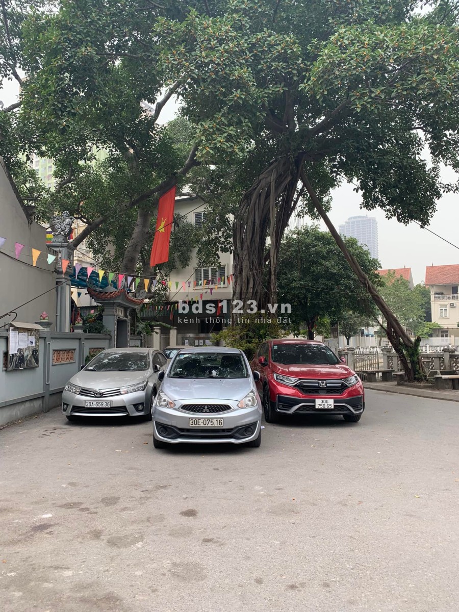Bán đất trung tâm Mỗ Lao, view hồ, ô tô vào nhà khu vực dân trí cao, giao thông thuận lợi