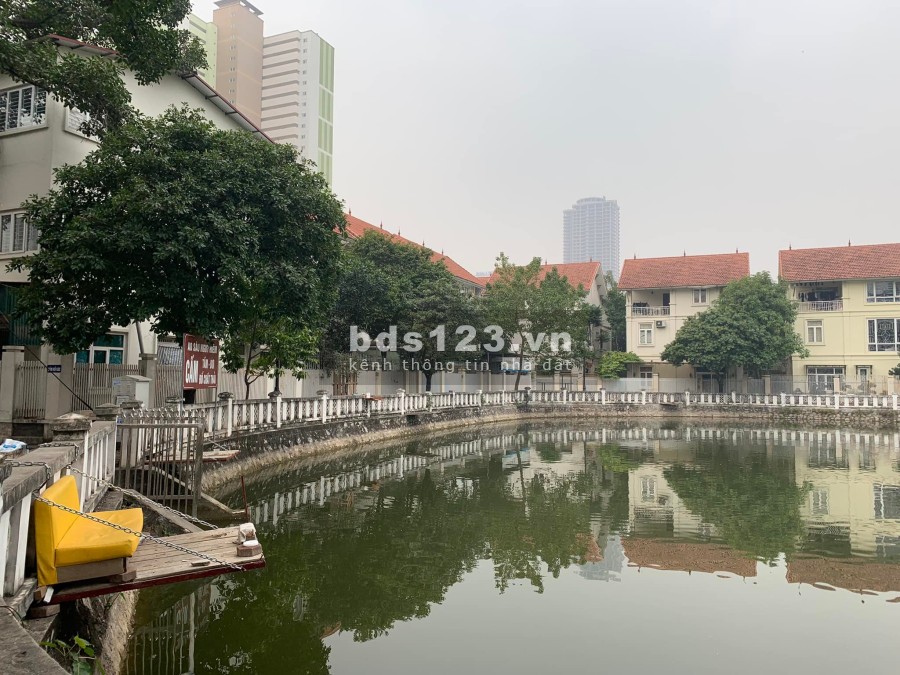 Bán đất trung tâm Mỗ Lao, view hồ, ô tô vào nhà khu vực dân trí cao, giao thông thuận lợi