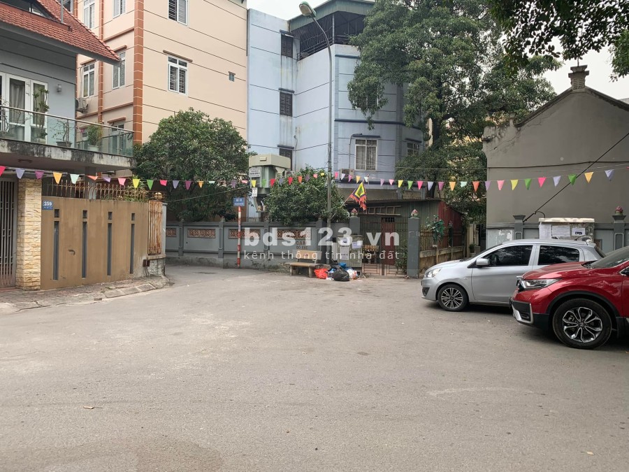 Bán đất trung tâm Mỗ Lao, view hồ, ô tô vào nhà khu vực dân trí cao, giao thông thuận lợi