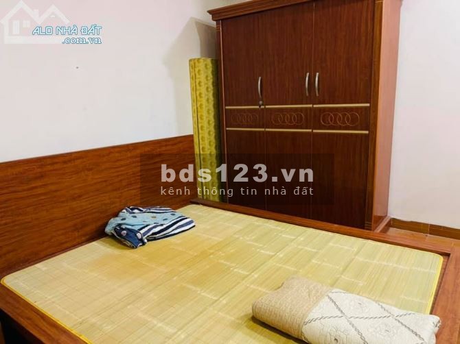 Hot Bán nhà Ngõ Quỳnh thông ra phố Bạch mai, Thanh Nhàn 5 tầng 3.2 tỷ