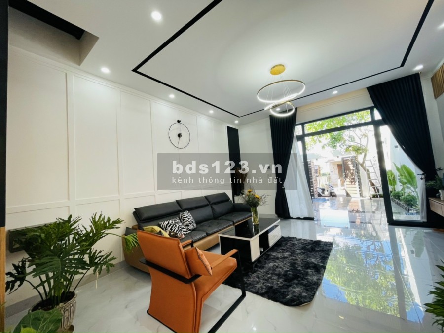 Bán nhanh nhà nguyên căn còn mới 100% hẻm 327 Y Moan, thổ cư, pháp lý chính chủ