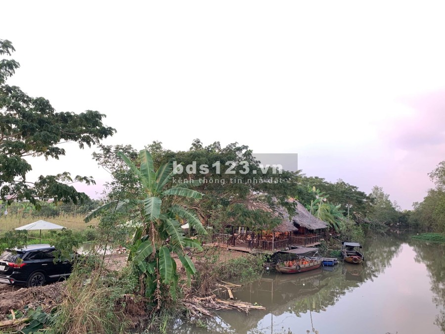 Đất nền đường cặp Rạch Ông Tiêm, cách Trương Vĩnh Nguyên 500m, mặt sông