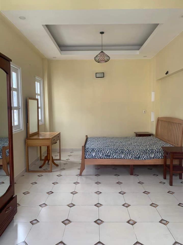 Bán giúp chị nhà trung tâm Phú Nhuận, chiều ngang lớn, nở hậu 9m, dt lớn 216m, giá 36 tỷ