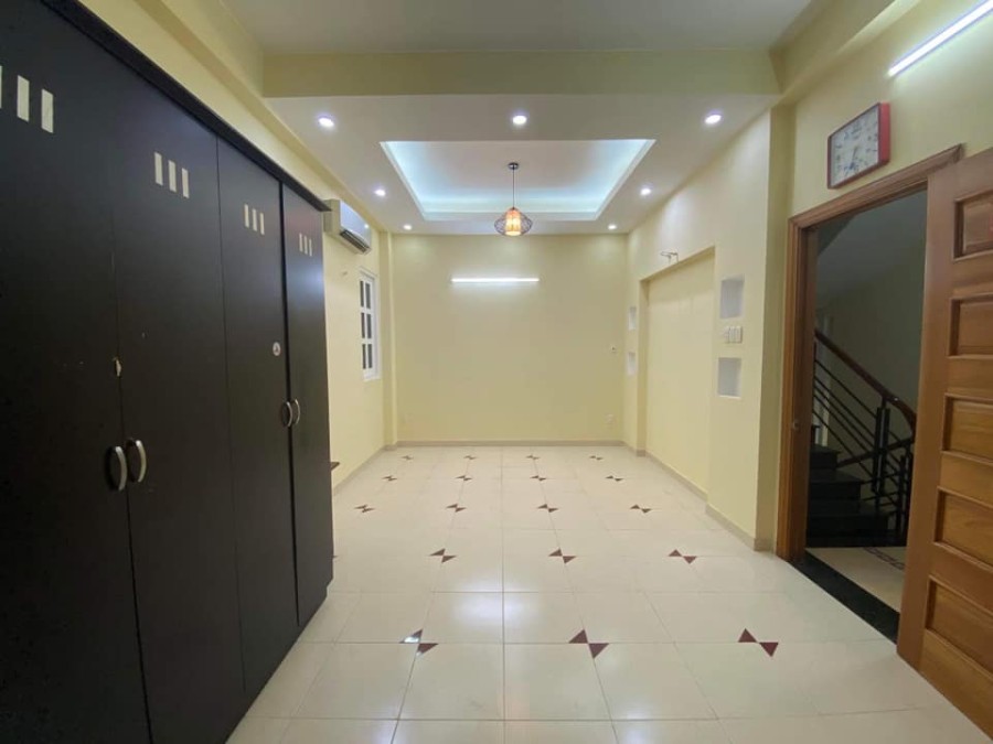 Bán giúp chị nhà trung tâm Phú Nhuận, chiều ngang lớn, nở hậu 9m, dt lớn 216m, giá 36 tỷ