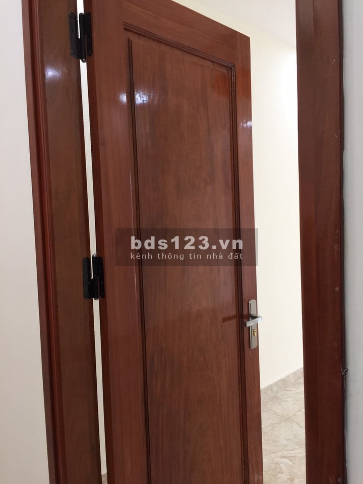 Hơn 5 tỷ Ngõ 27 Võ Chí Công 40m2 MT4m, nhà đẹp, thoáng sáng - Ở luôn