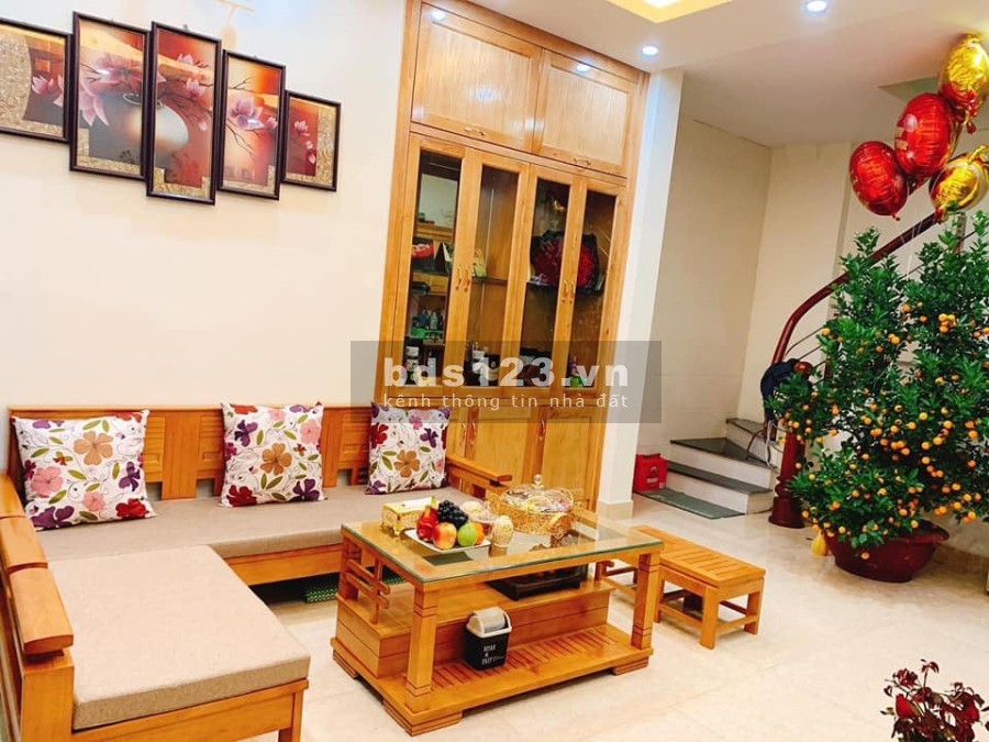 Bán gấp nhà Thịnh Liệt, ô tô đỗ trước cổng 30.1m2, 5 tầng, mt 4.2m giá 3 tỷ