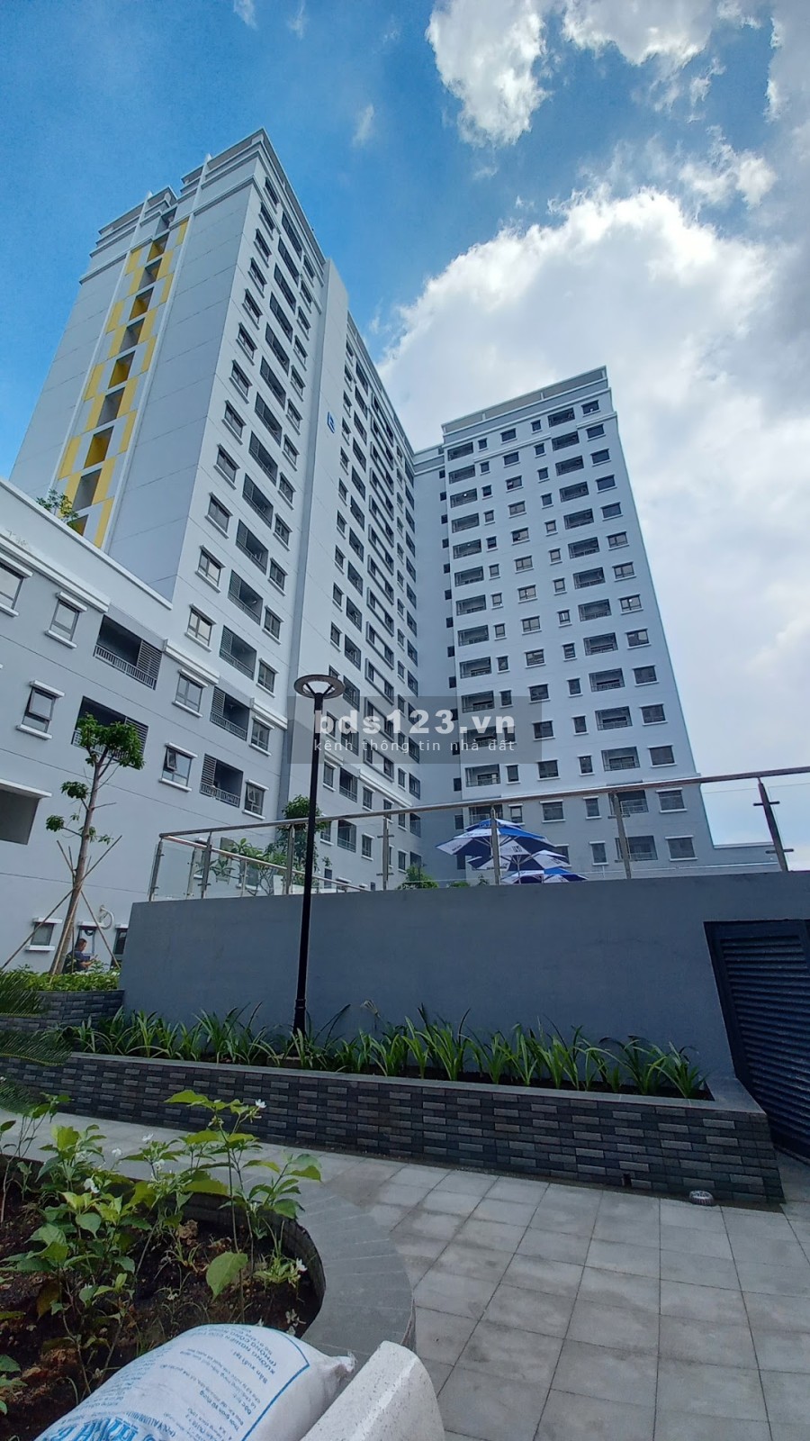 Bán căn hộ cao cấp khu vực Thủ Đức, đã có sổ, liên hệ 0906687884 giá bán 2.33 tỷ