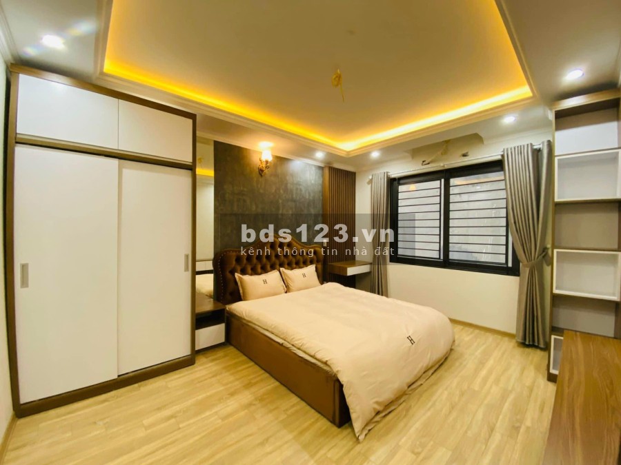 Siêu hot Giáp Bát, gần ô tô, 2 mặt thoáng khu dân cư đông đúc, sổ đẹp chính chủ, bàn giao ngay