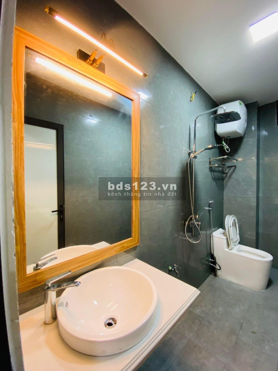 Siêu hot Giáp Bát, gần ô tô, 2 mặt thoáng khu dân cư đông đúc, sổ đẹp chính chủ, bàn giao ngay