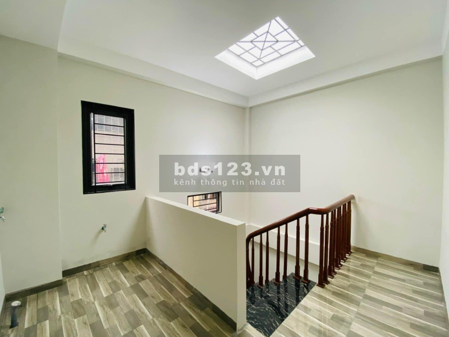 Siêu hot Giáp Bát, gần ô tô, 2 mặt thoáng khu dân cư đông đúc, sổ đẹp chính chủ, bàn giao ngay
