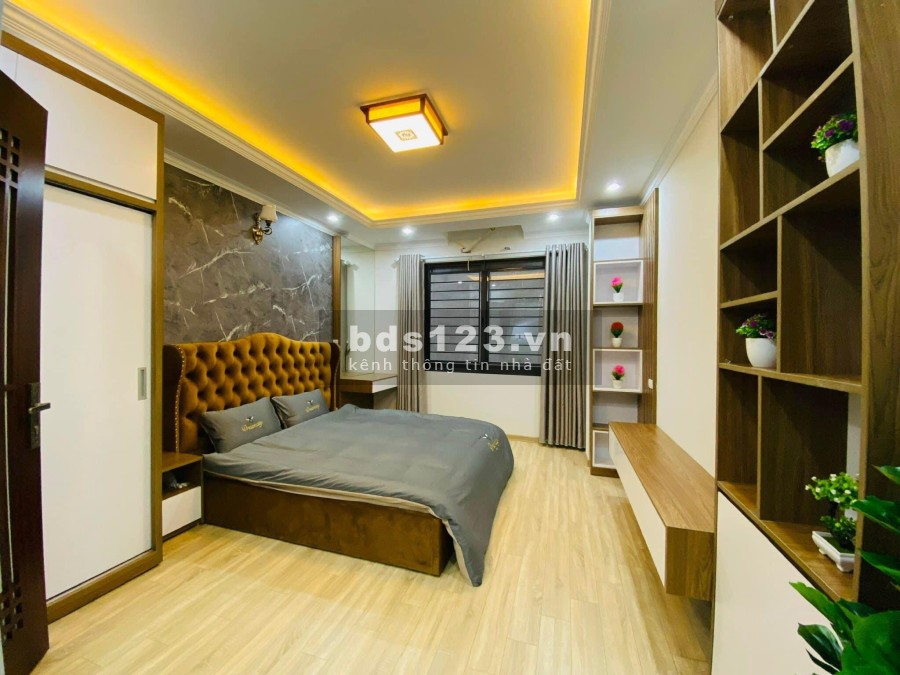 Siêu hot Giáp Bát, gần ô tô, 2 mặt thoáng khu dân cư đông đúc, sổ đẹp chính chủ, bàn giao ngay