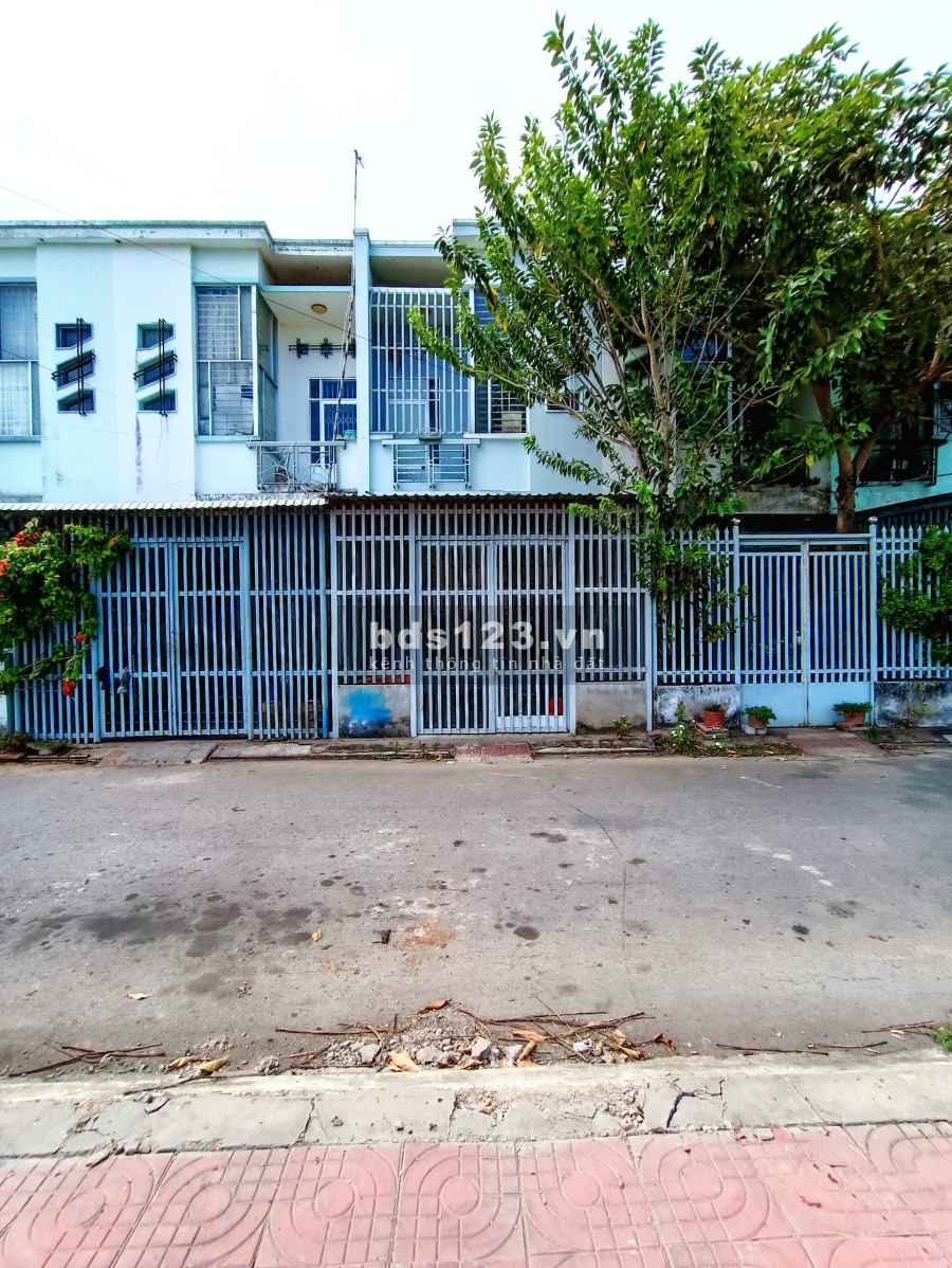 Bán nhà nguyên căn 1 trệt 1 lầu khu dân cư Minh Châu, kiến trúc nhà đẹp, thông thoáng