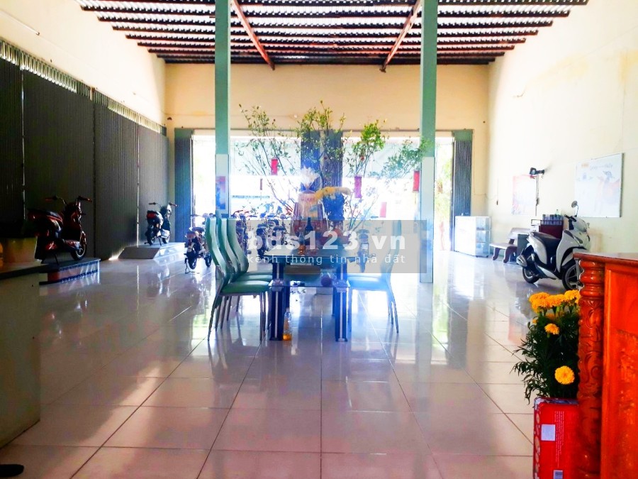 Cho thuê mặt bằng nguyên căn diện tích 120m2, giá cả thương lượng, lh 0935182993