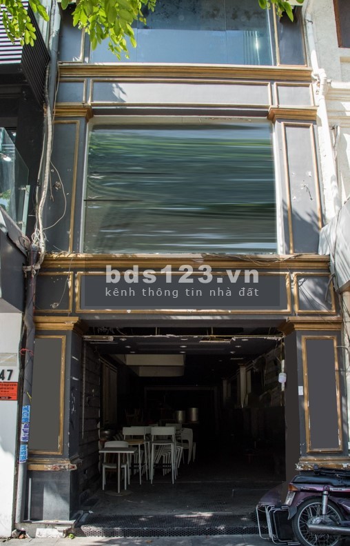 Chính chủ cho thuê nhà 49 Nguyễn Huệ Quận 1 diện tích sử dụng 4 x 27m, trệt 3 lầu