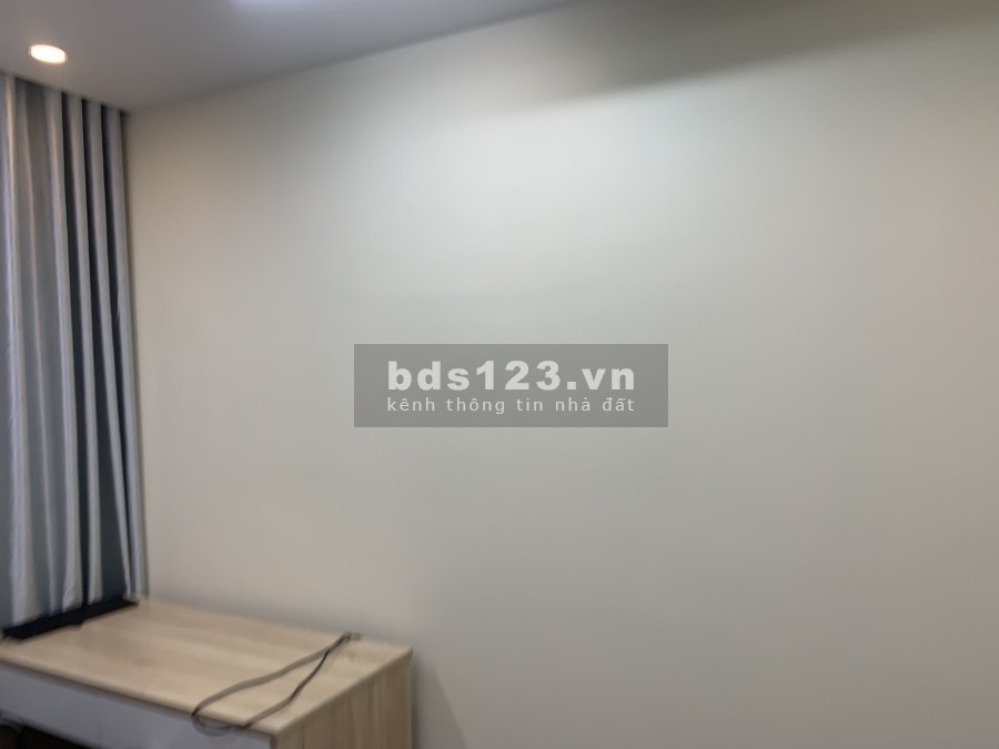 Bán căn 2 ngủ 1wc diện tích 53m2 Full nội thất gỗ, giá 1.9 Tại Vinhomes Green Bay