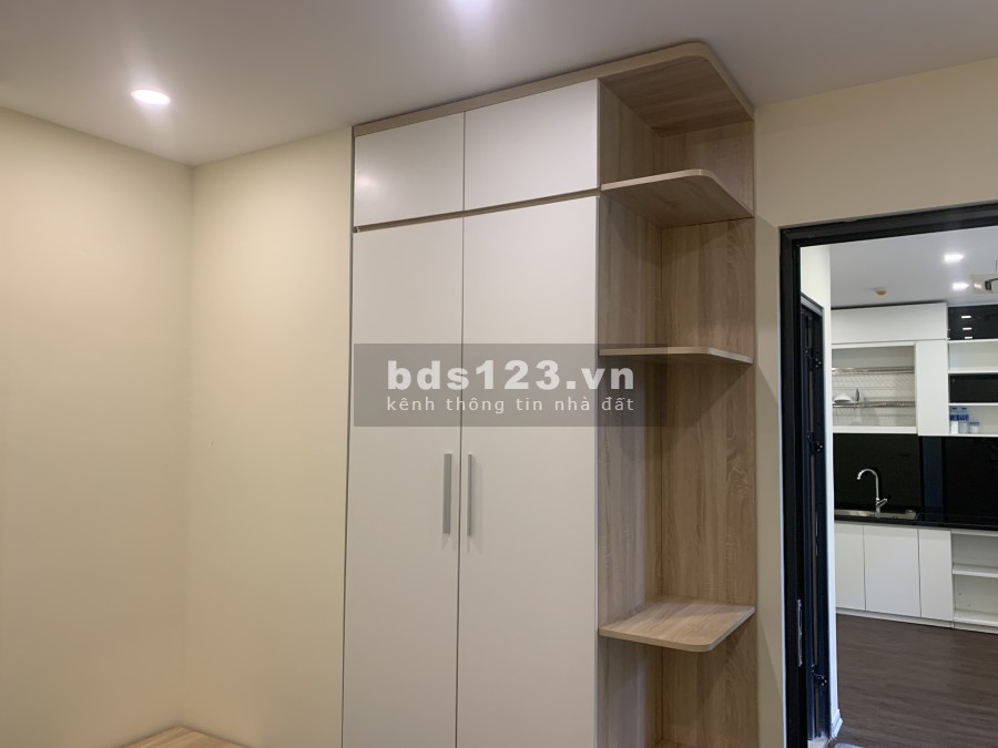 Bán căn 2 ngủ 1wc diện tích 53m2 Full nội thất gỗ, giá 1.9 Tại Vinhomes Green Bay