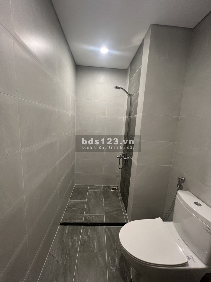 Chính chủ gửi bán căn 2 ngủ 2wc 60m2 giá 1.85 tỷ tại Vinhomes Smart City