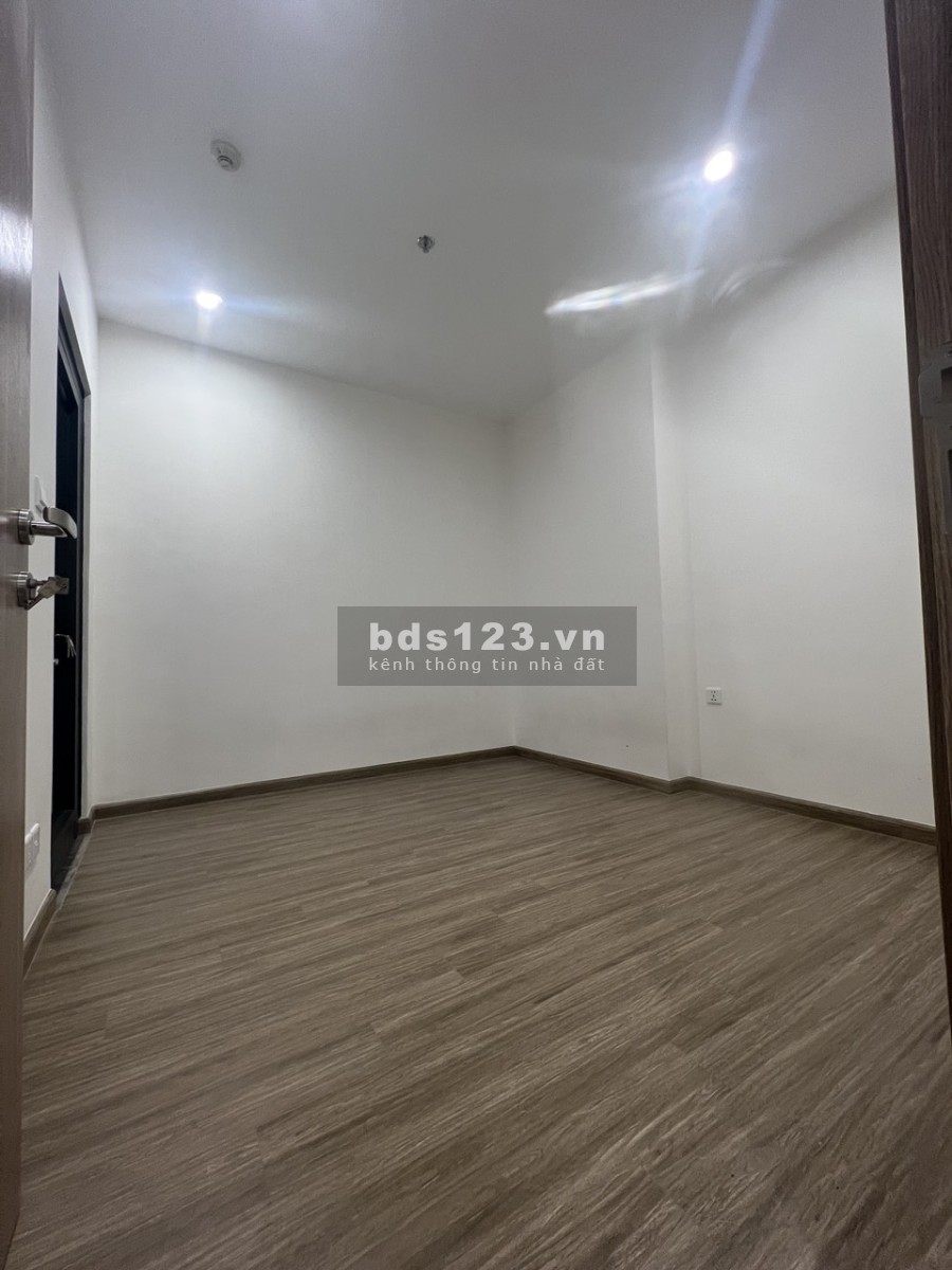 Chính chủ gửi bán căn 2 ngủ 2wc 60m2 giá 1.85 tỷ tại Vinhomes Smart City