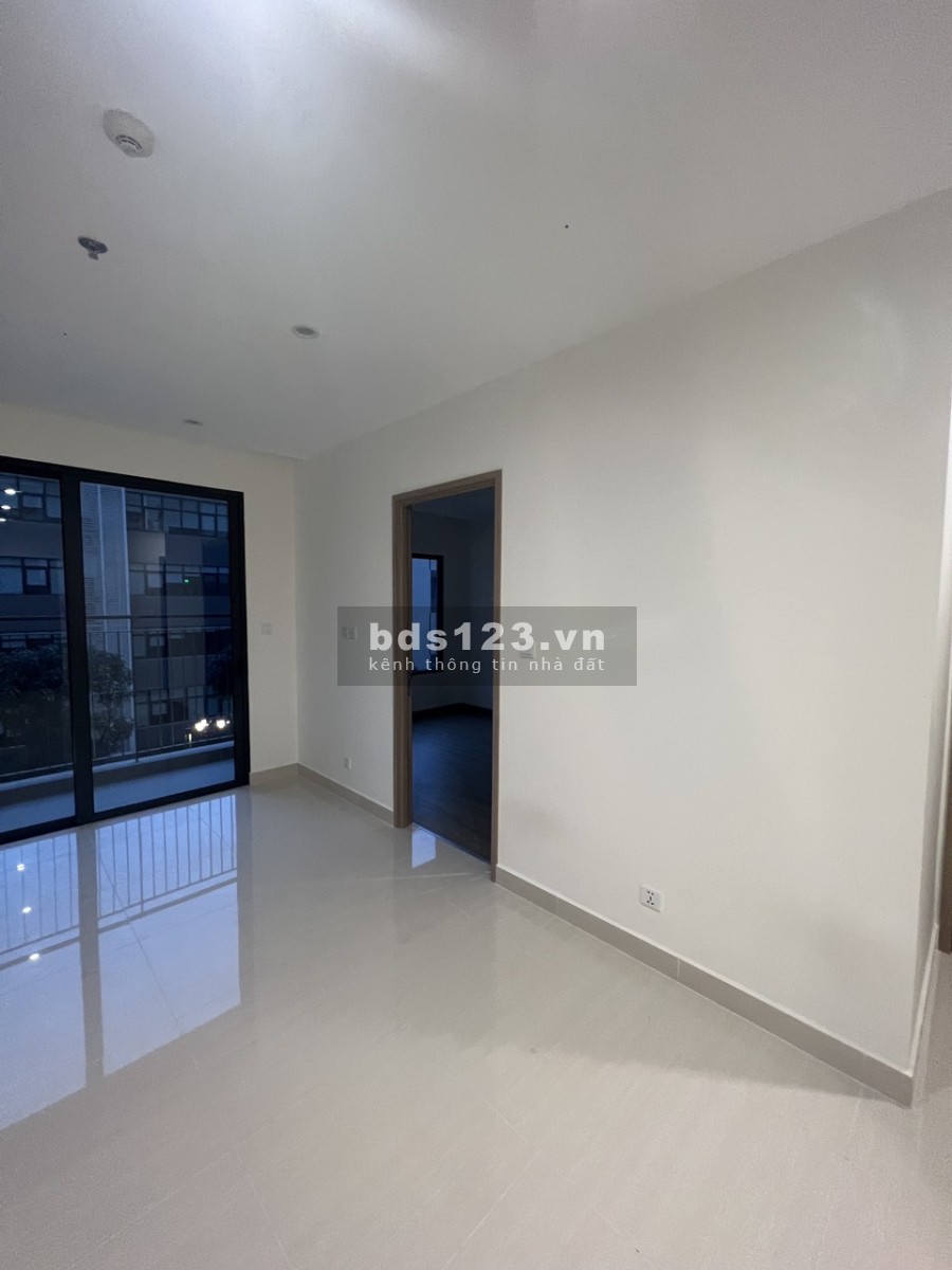 Chính chủ gửi bán căn 2 ngủ 2wc 60m2 giá 1.85 tỷ tại Vinhomes Smart City