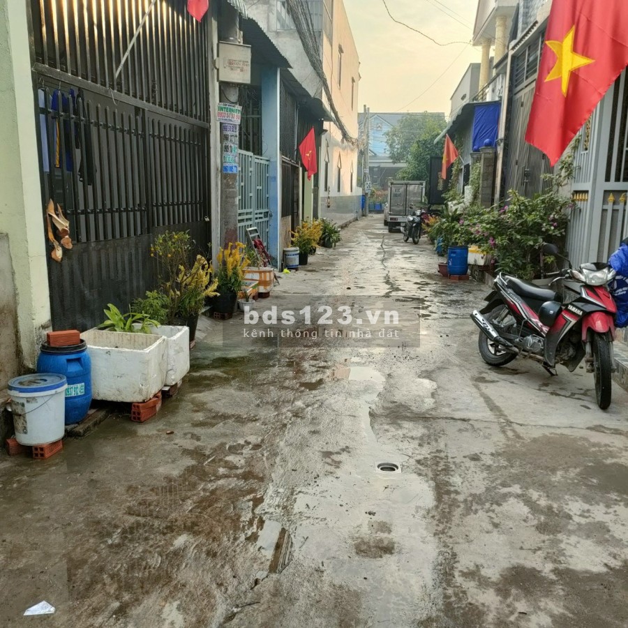 Cần bán căn nhà sổ chung Bình Chuẩn 67 đi vào diện tích 48m2, giá tốt, khu dân cư
