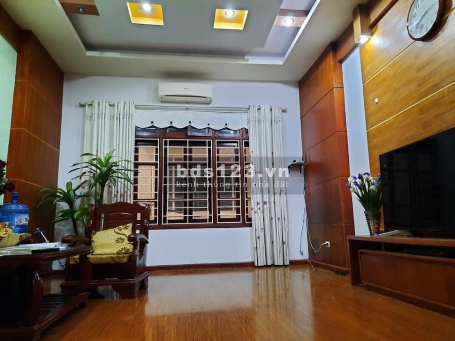 Bán nhà Nguyễn Văn Huyên, vị trí đắc địa, diện tích sử dụng 66m2, 5 tầng, giá bán 5,8 tỷ