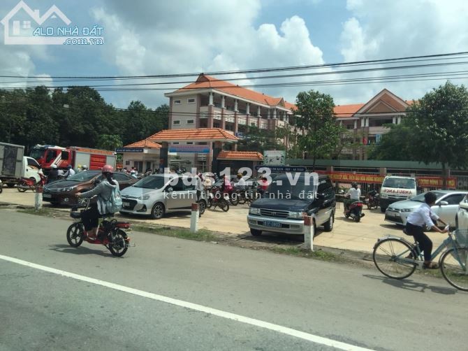 Cần bán gấp lô đất dt 3000m2, thổ cư sổ hồng riêng gần khu công nghiệp Minh Hưng, 500 triệu