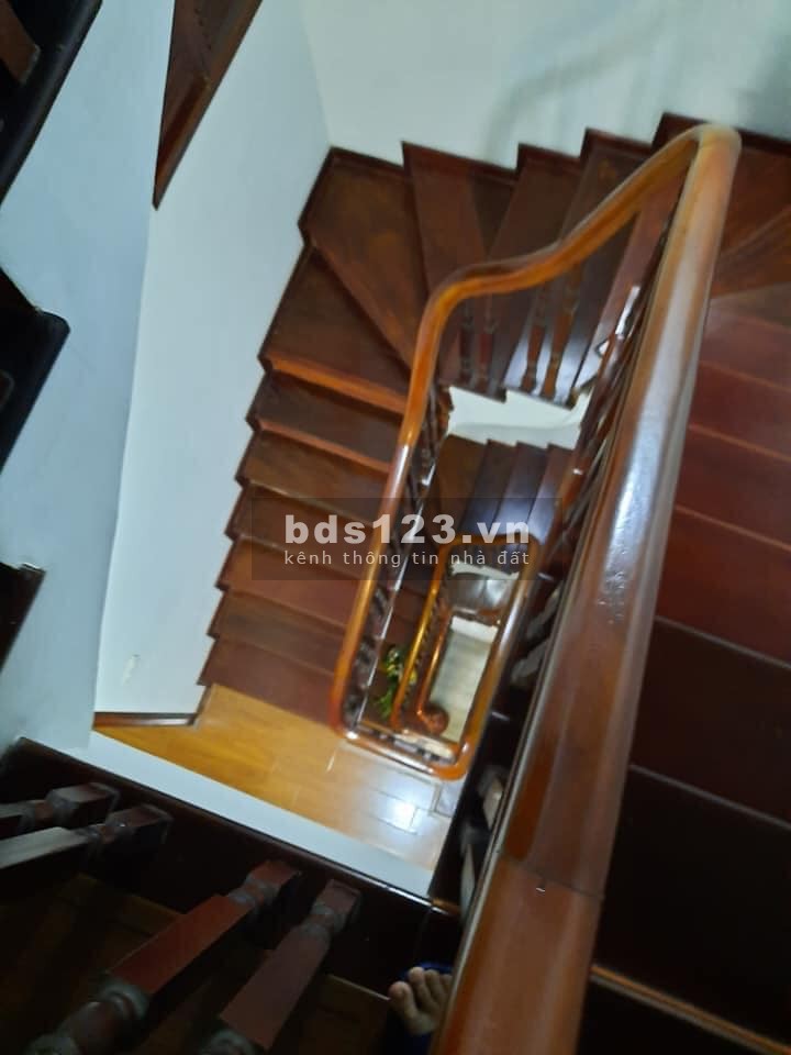 Bán nhà Nguyễn Văn Huyên, vị trí đắc địa, diện tích sử dụng 66m2, 5 tầng, giá bán 5,8 tỷ