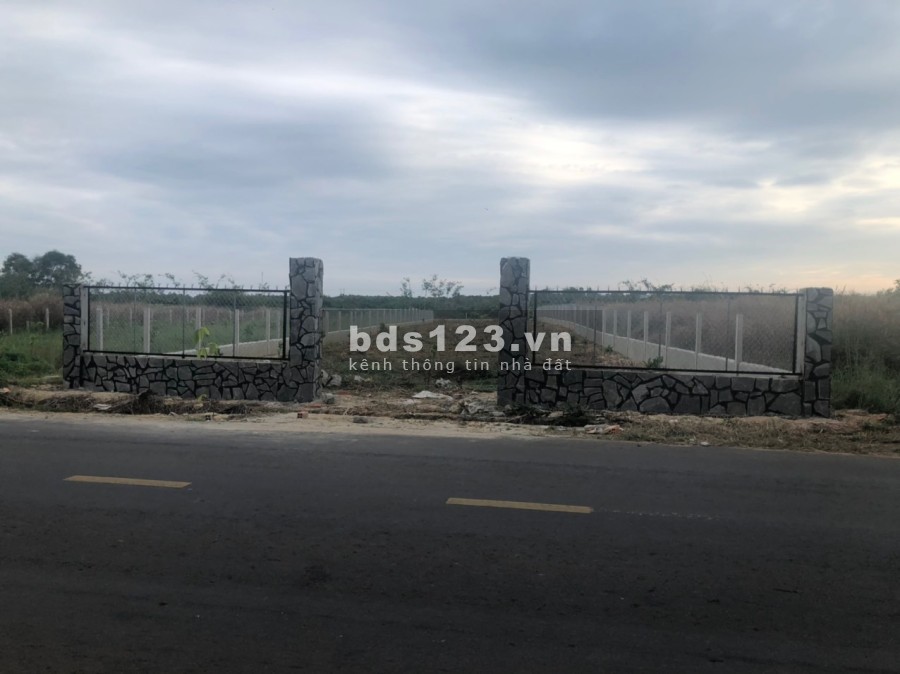 Cần bán đất nhựa Nam lộ- thần Đồng...Thông suối nho, 13*85 có 100m thổ cư, tường rào